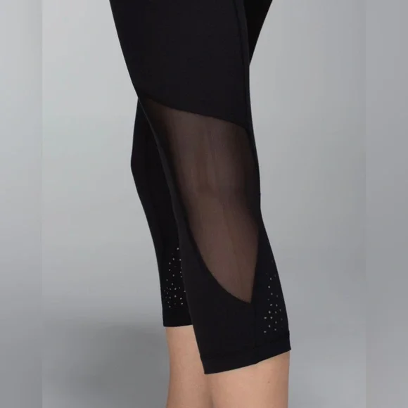 Lululemon Wunder Under Crop Laser Cut Tech Mesh 4 - Picture 5 of 16